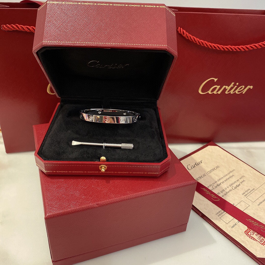 The BEST Cartier Counter Quality Replica Available Online! Experience ...