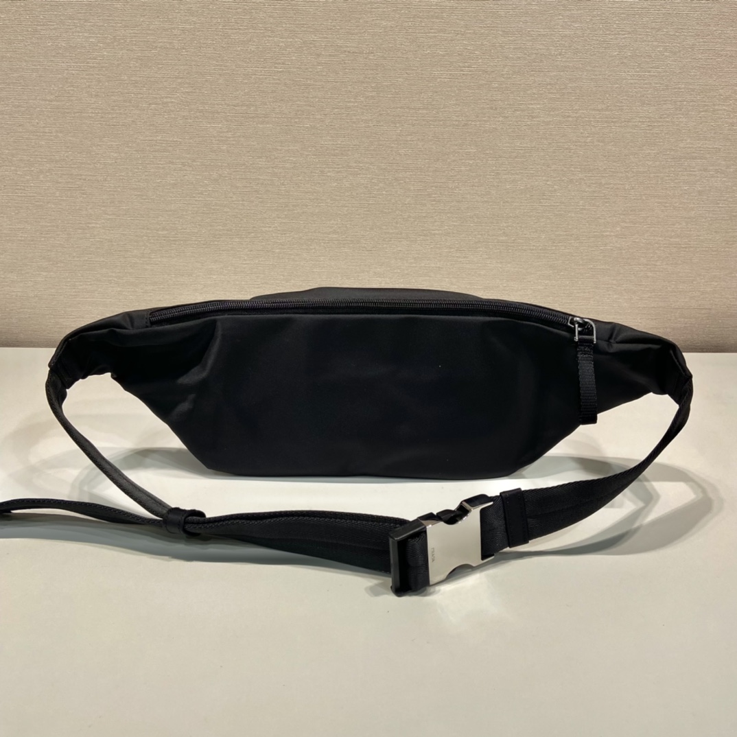 Pra*a men waist bag