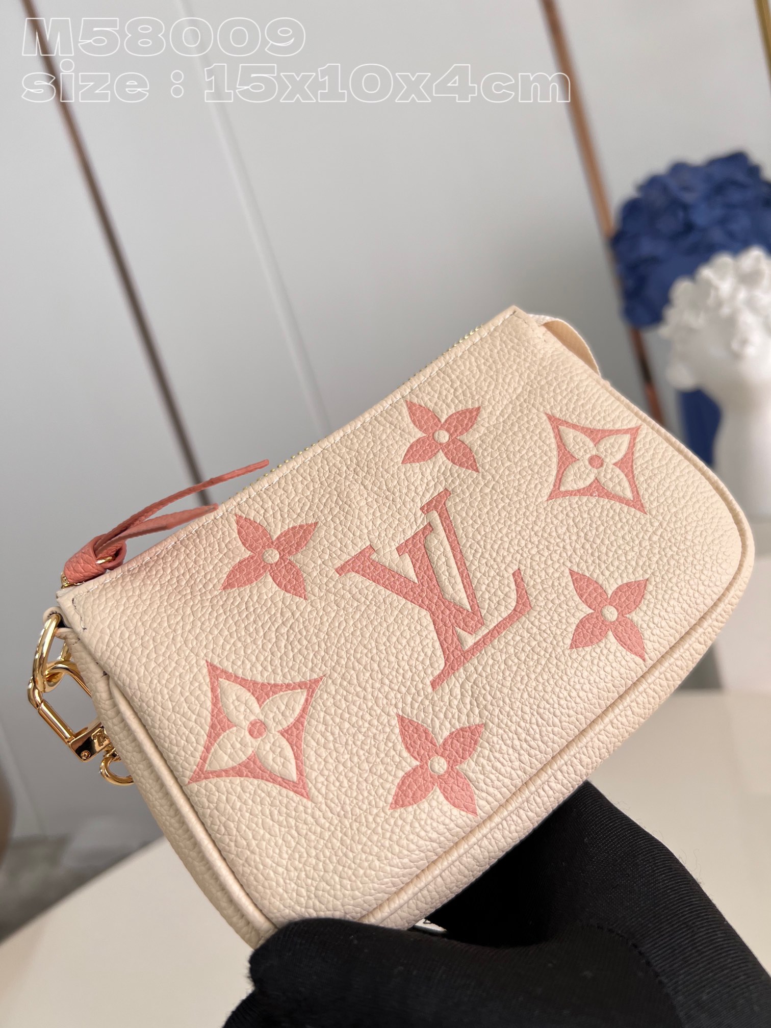 l**is V*t*n mini pochette accessoires handbag